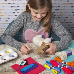 ann-williams Craft-Tastic® Yarn Llama< Crafts And Activities